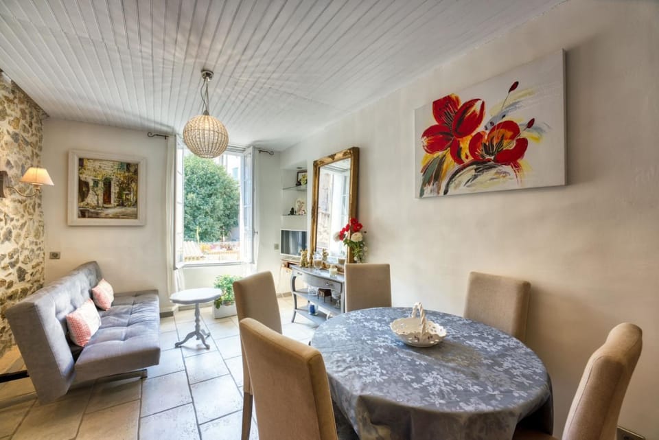 NEW 2-bed Central Cannes Apt Apartment in Cannes