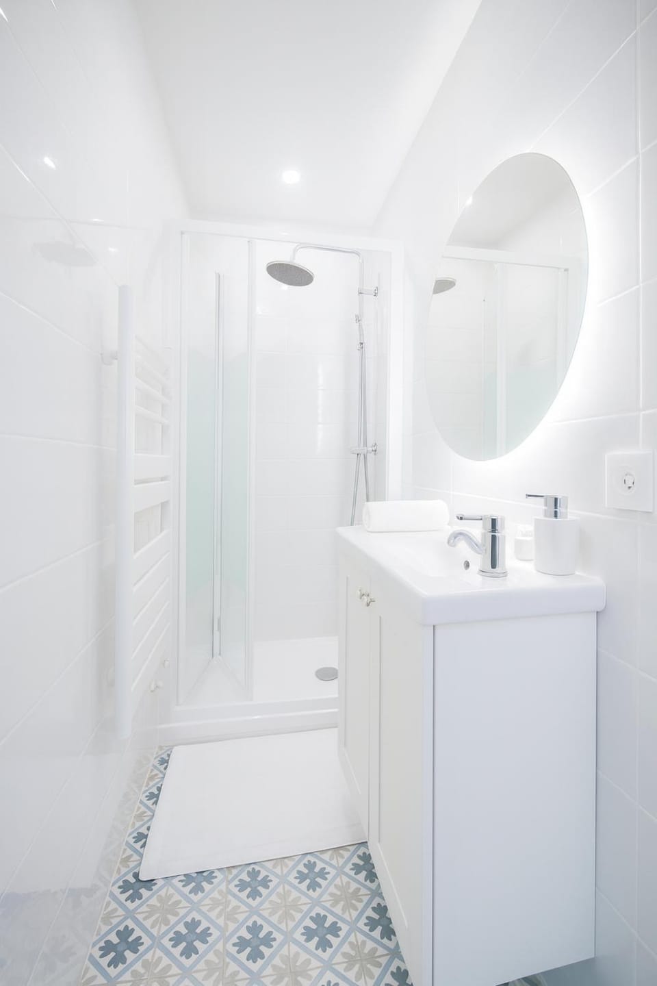 Shower, Bathroom, towels