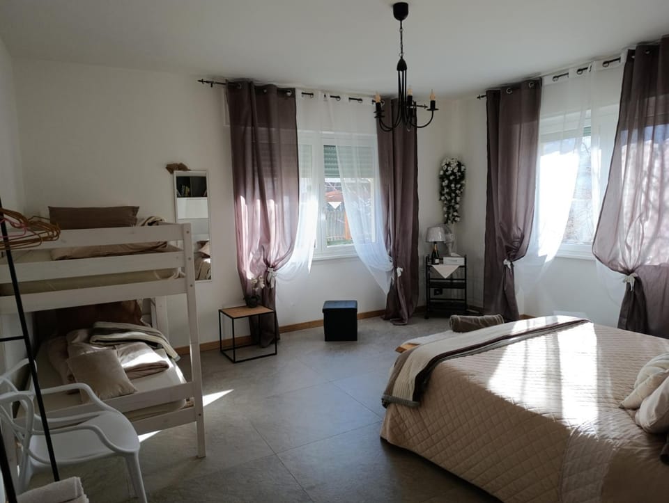 Tirano Express Luxury Appartamento rialzato con vista giardino, barbecue e comfort esclusivo Apartment in Province of Brescia