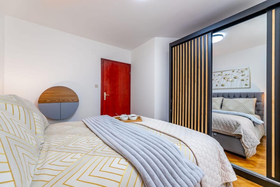 Bed, Bedroom, wardrobe