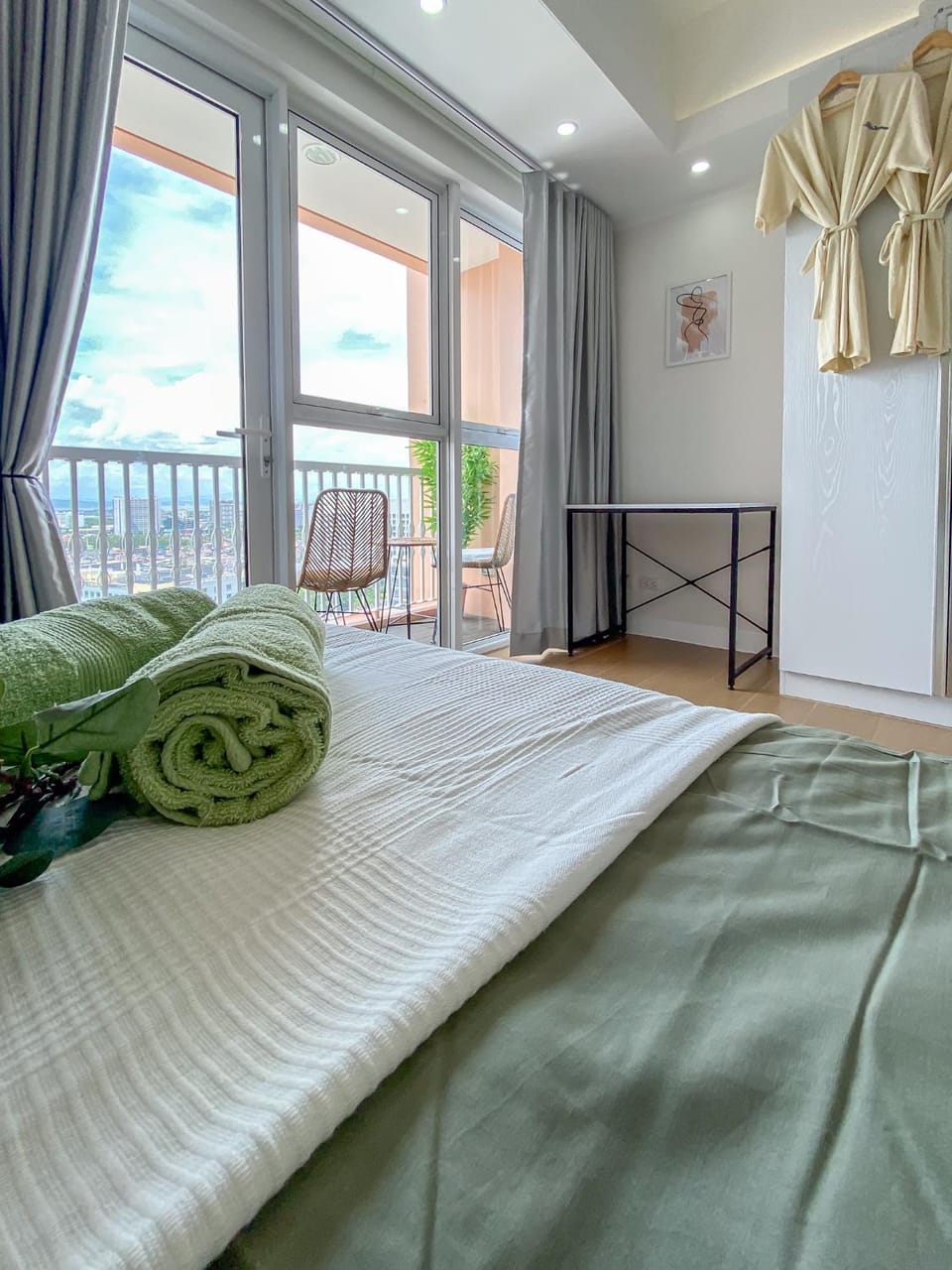Bed, View (from property/room), Balcony/Terrace, Photo of the whole room, Bedroom, towels