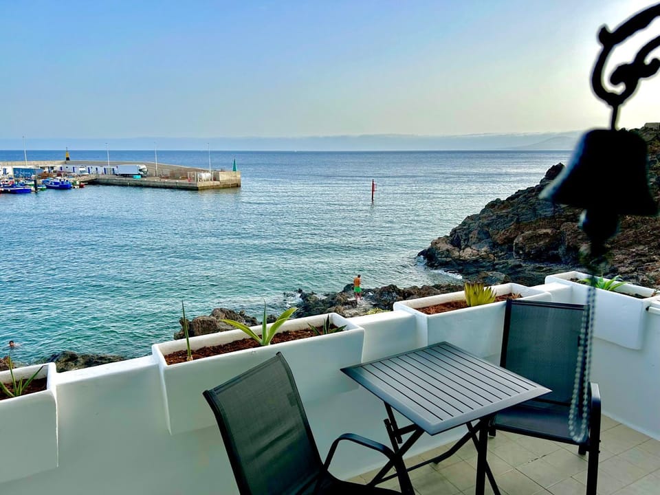 Natural landscape, Seating area, Dining area, Sea view