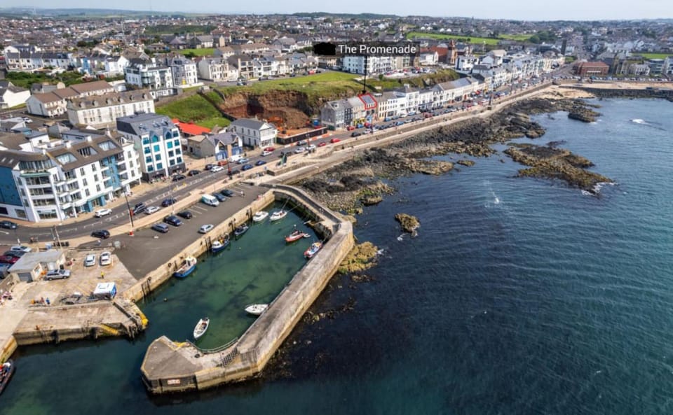 Bird's eye view, Sea view, Street view, Location