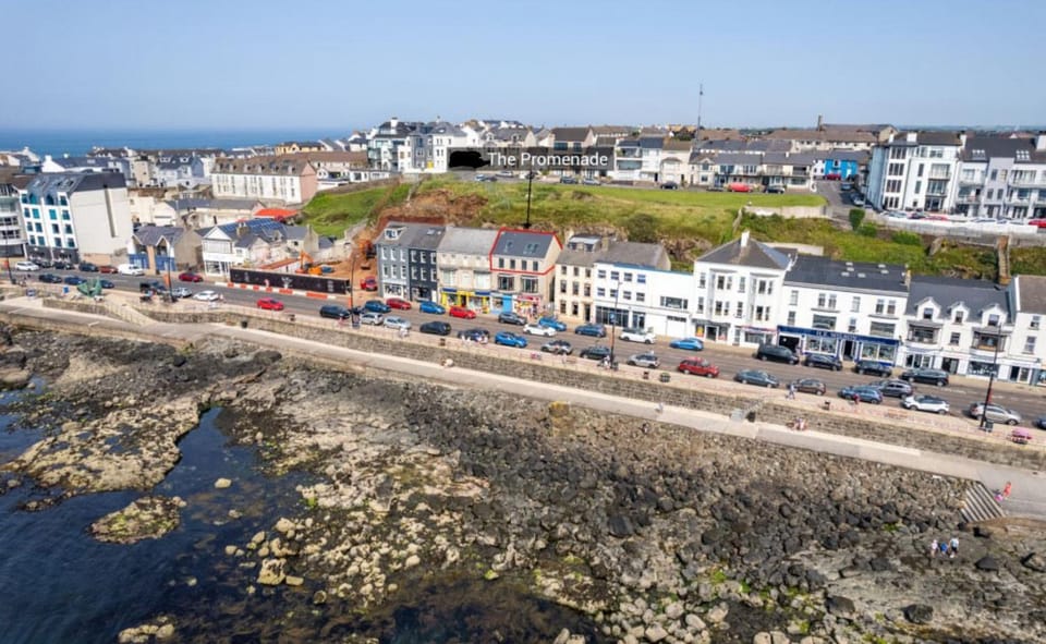 Bird's eye view, Sea view, Street view