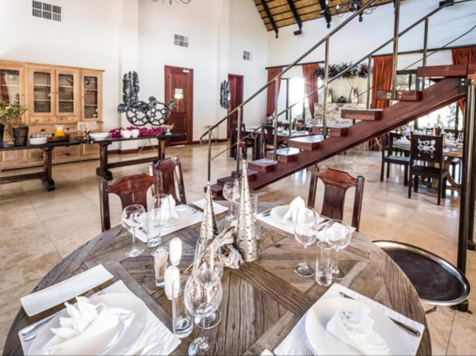 Restaurant/places to eat, Dining area
