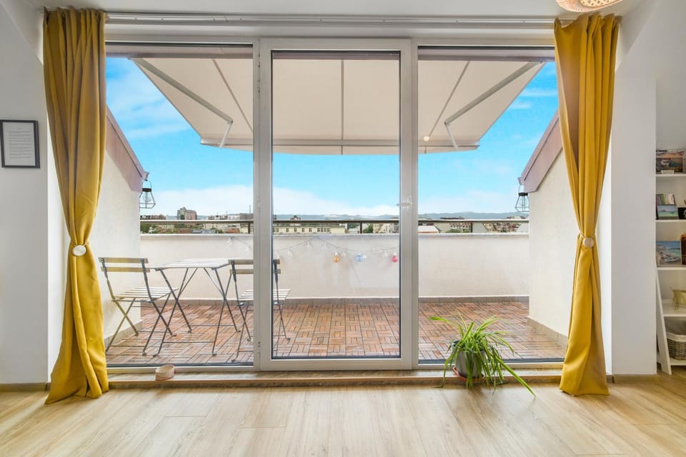 View (from property/room), Balcony/Terrace