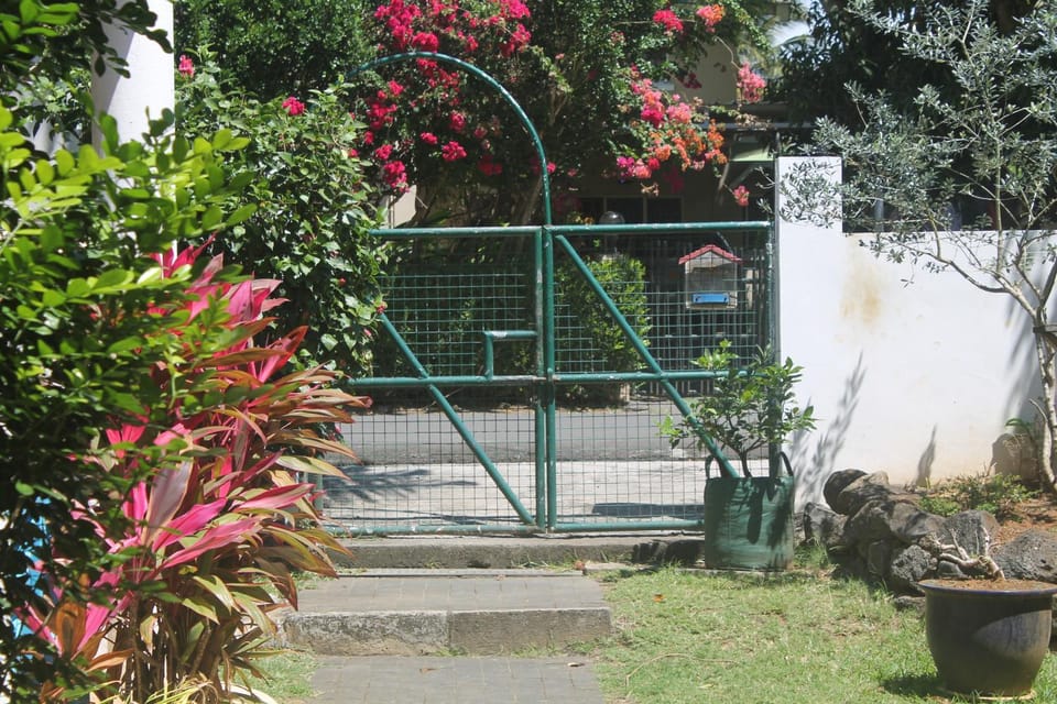 Patio, Facade/entrance, Neighbourhood, Garden