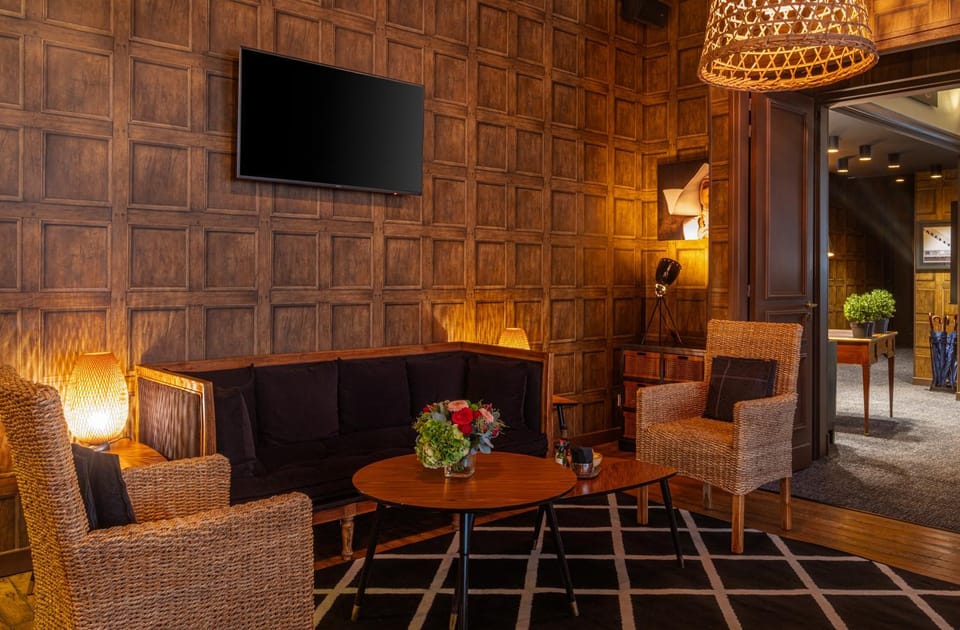 Lounge or bar