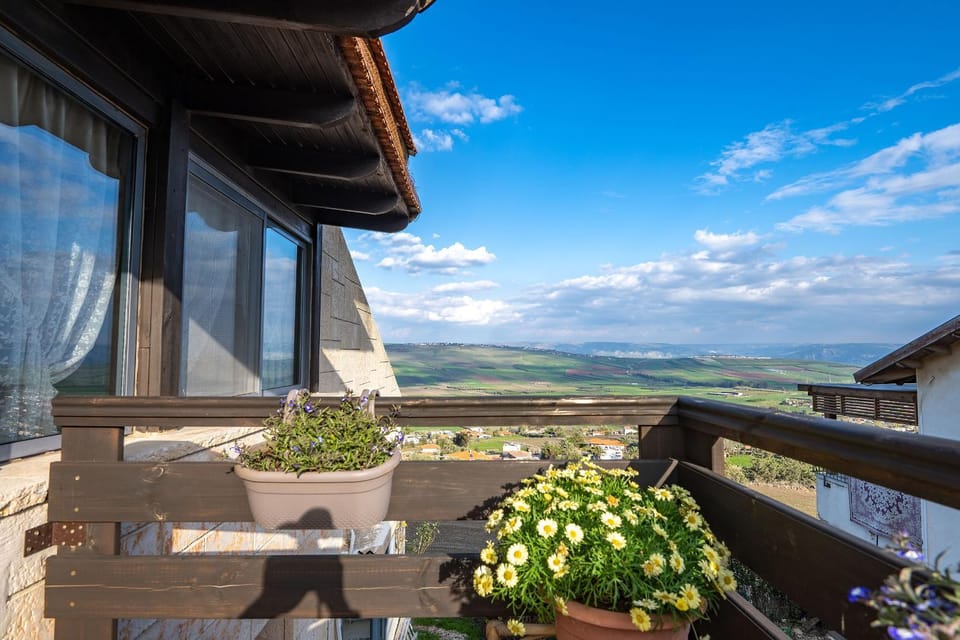 Natural landscape, Balcony/Terrace, Mountain view