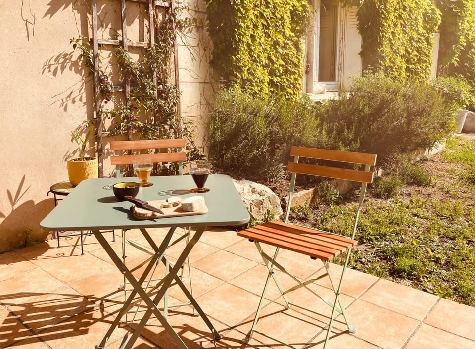 Patio, Garden, Dining area, Garden view