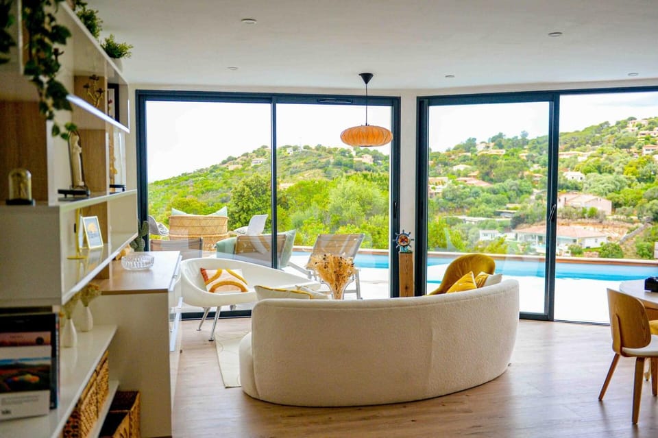 View (from property/room), Decorative detail, Seating area, Dining area, Mountain view, Pool view, Swimming pool