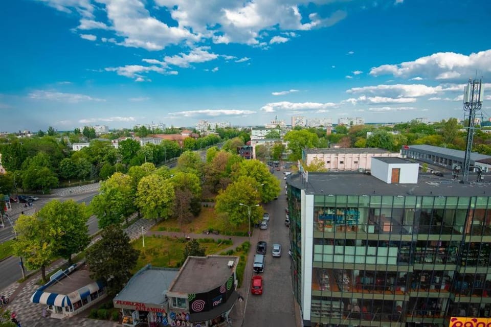 Day, Bird's eye view, City view, Street view, Location