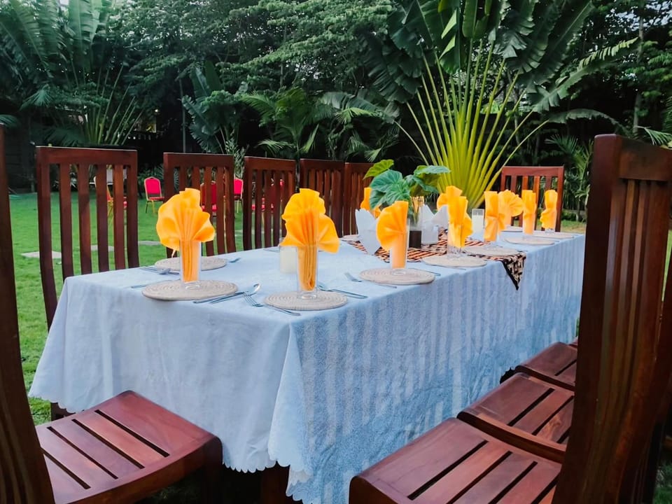 Evening entertainment, Guests, Garden view, Area and facilities, Dinner, young children, older children, wedding