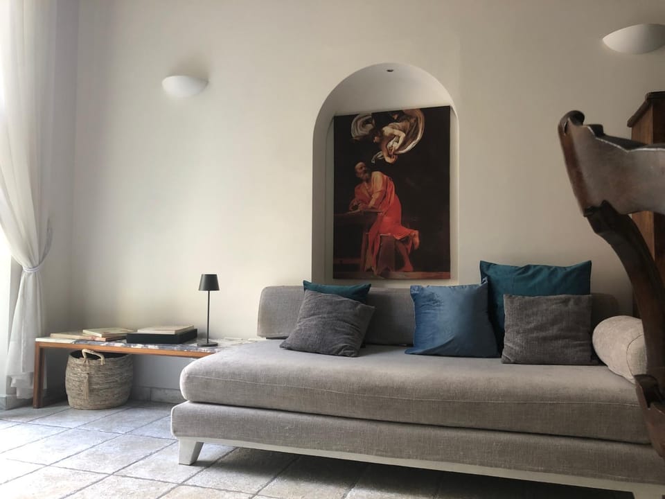 Living room, Decorative detail, Seating area