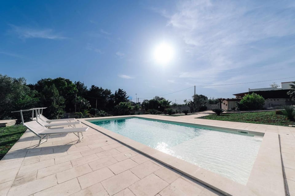 Pool view, Swimming pool, sunbed