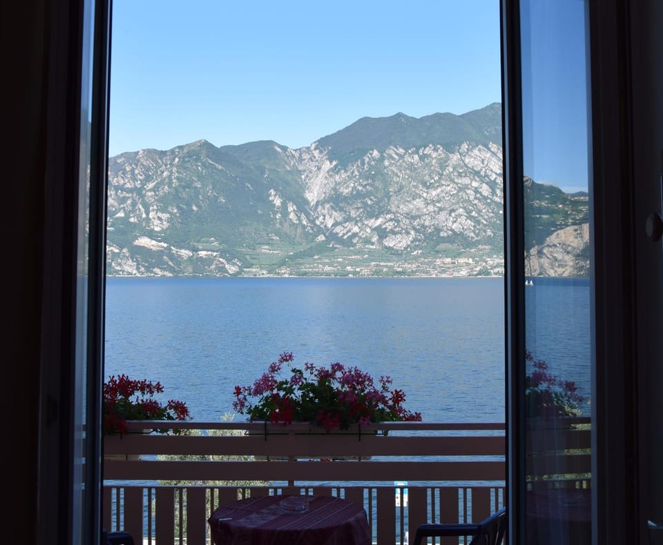 Hotel Vela Azzurra Hotel in Lake Garda