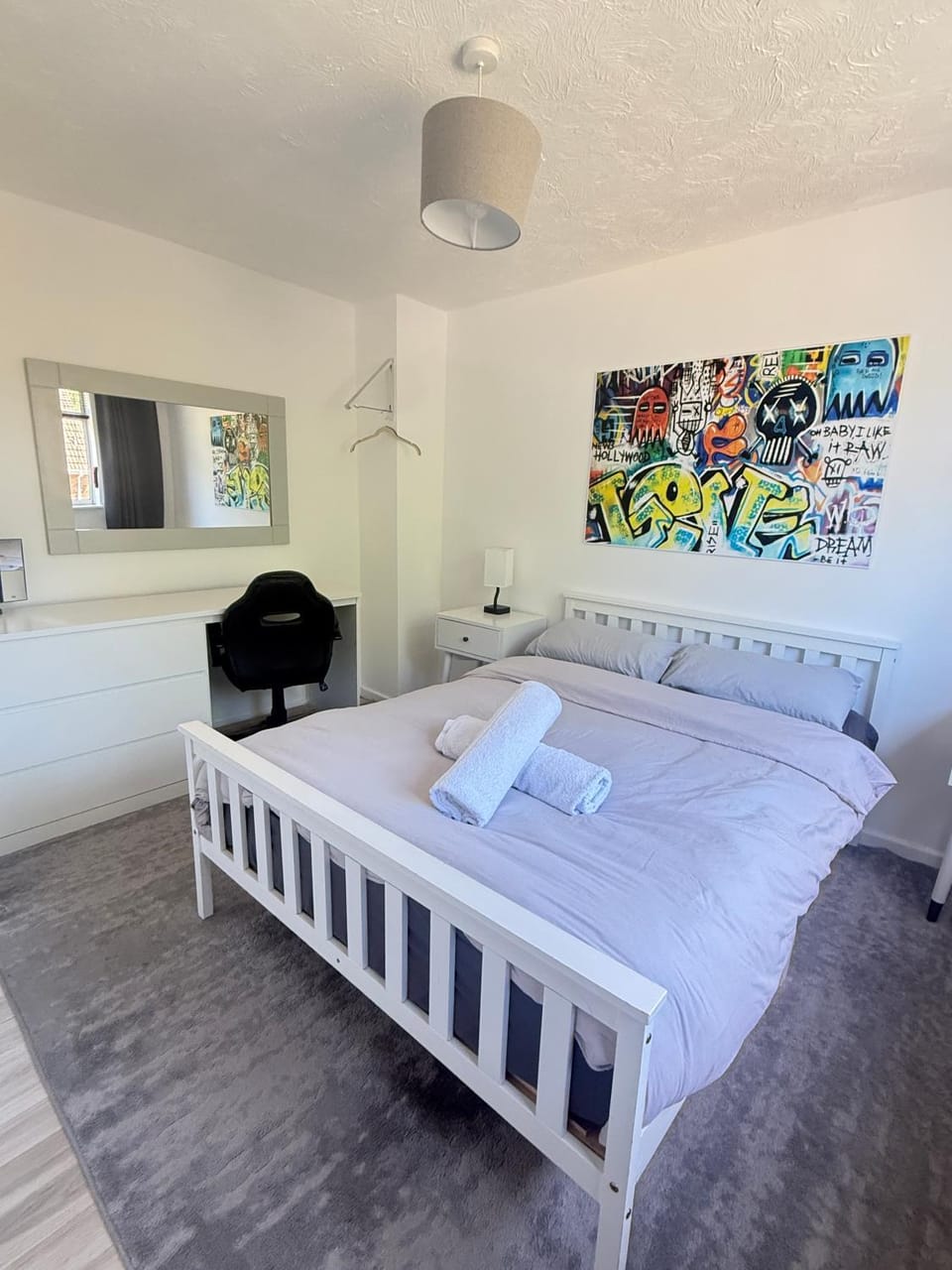 Families and Contractors Dudley DY1 House in England