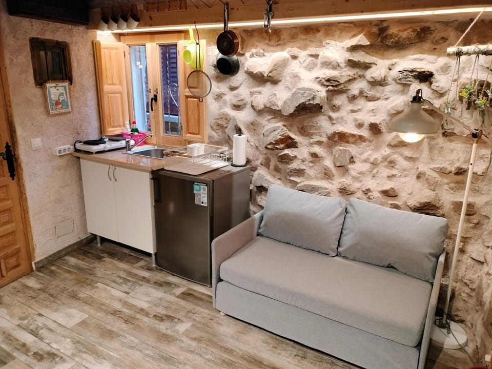Kitchen or kitchenette, Living room
