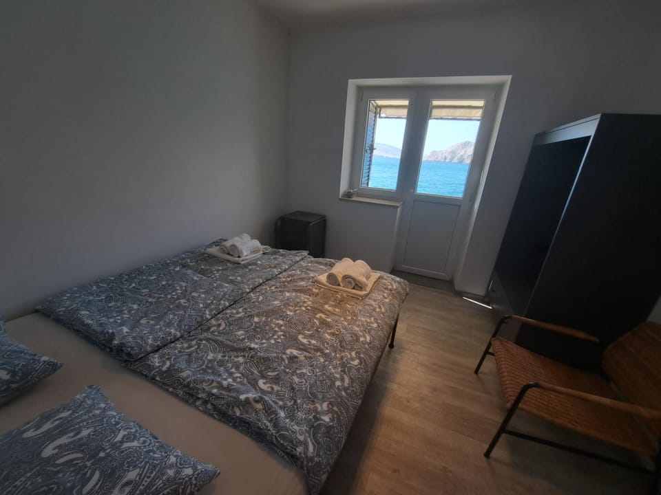 Bed, Bedroom, Sea view