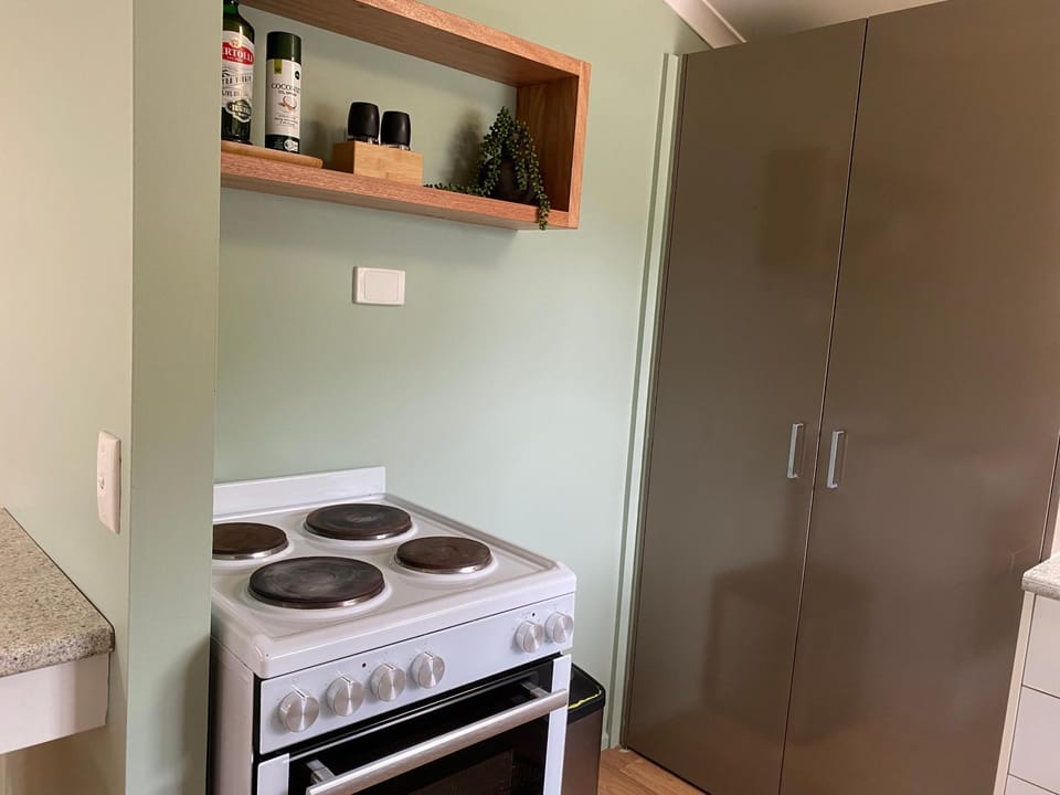 pet friendly, stove