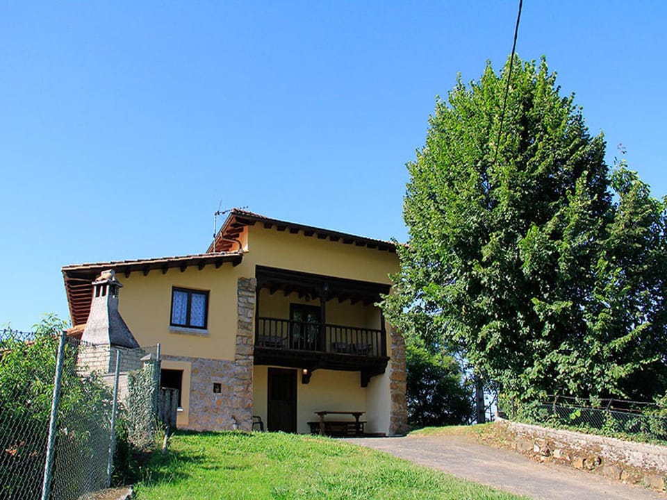Property building, Facade/entrance, Garden