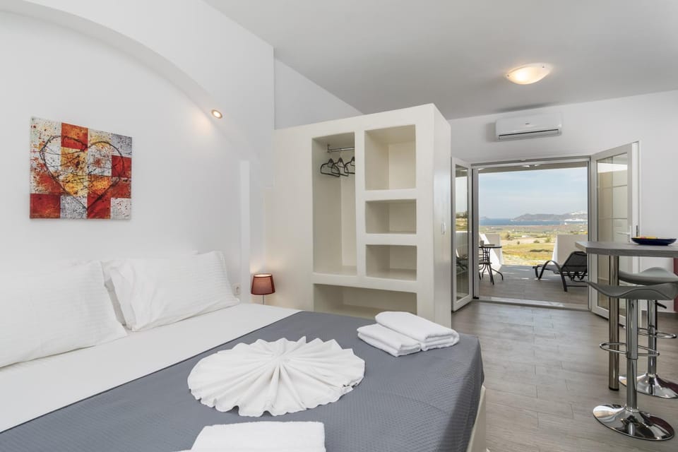 Bedroom, towels