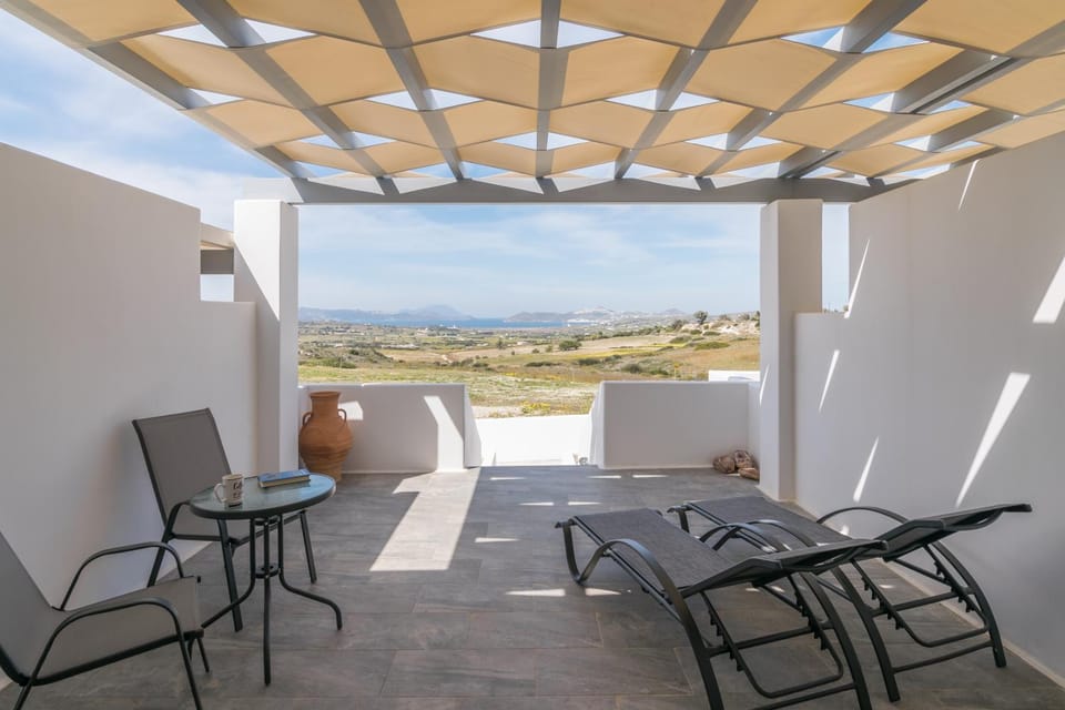 Patio, Natural landscape, View (from property/room), Balcony/Terrace