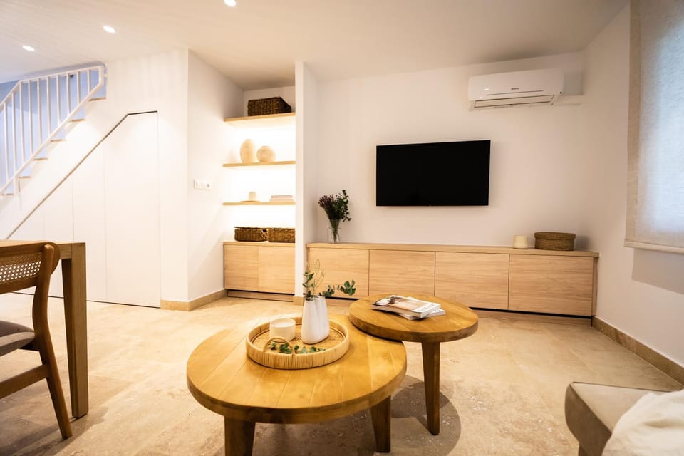 TV and multimedia, Living room, air conditioner