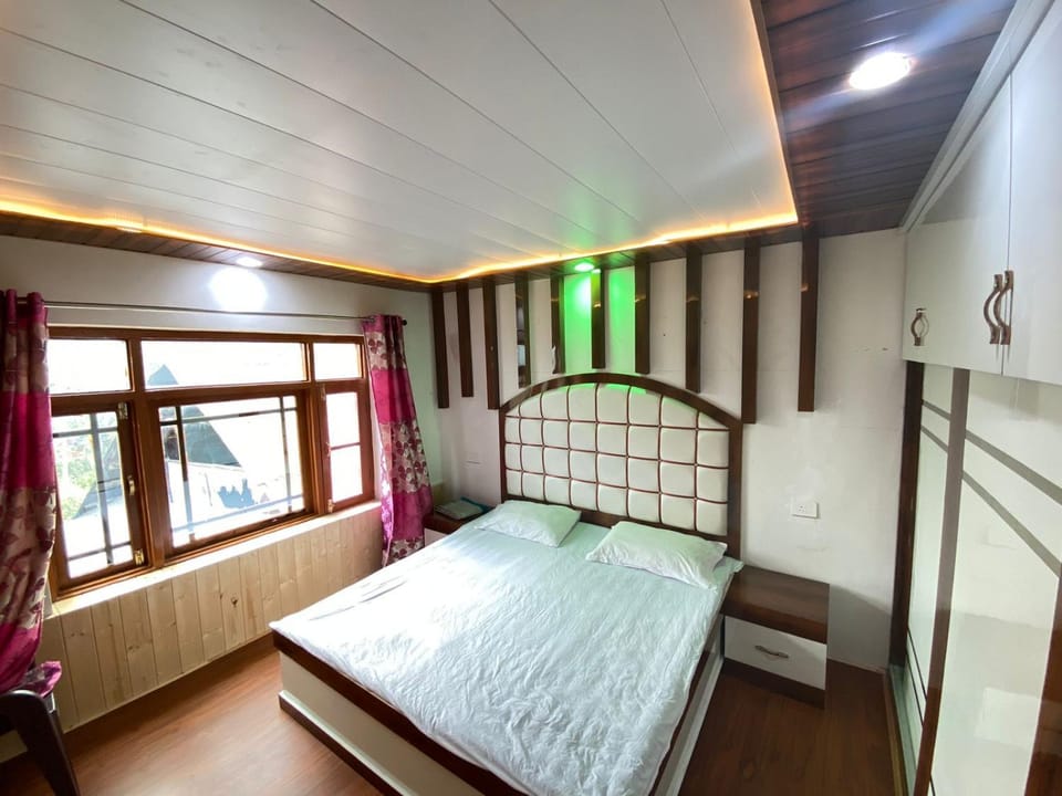 Bedroom, wardrobe