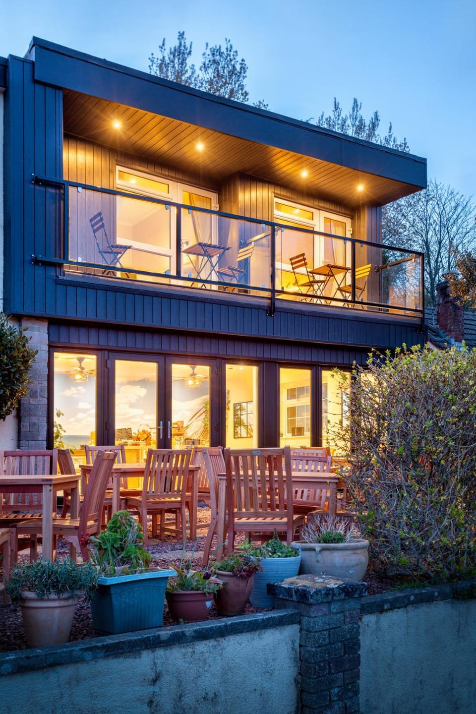 Property building, Garden, View (from property/room), Balcony/Terrace, Seating area, Dining area