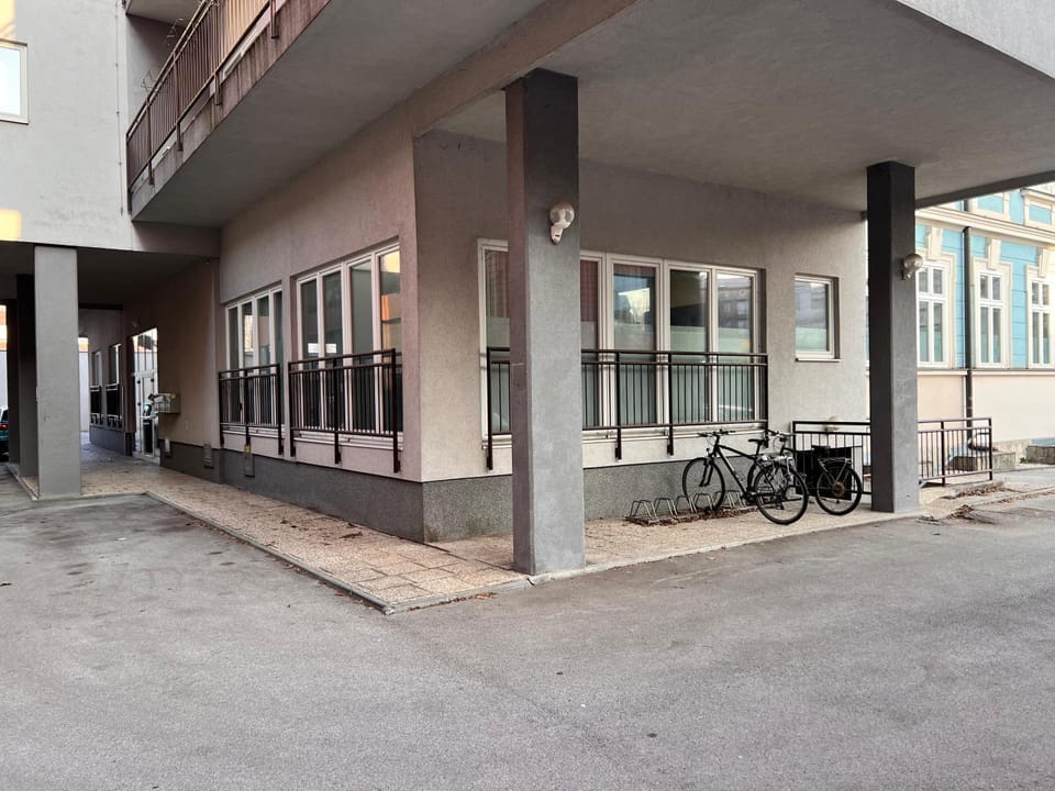 Property building, Facade/entrance