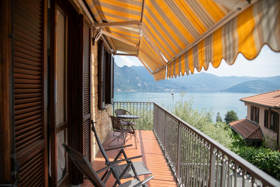 Balcony/Terrace, Lake view, Mountain view