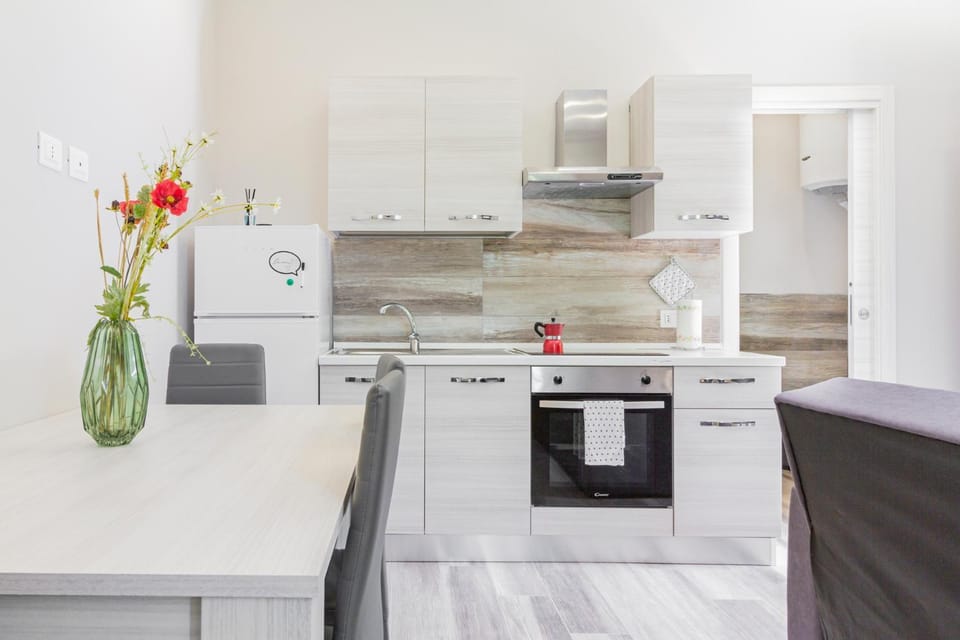 Kitchen or kitchenette, pet friendly, stove
