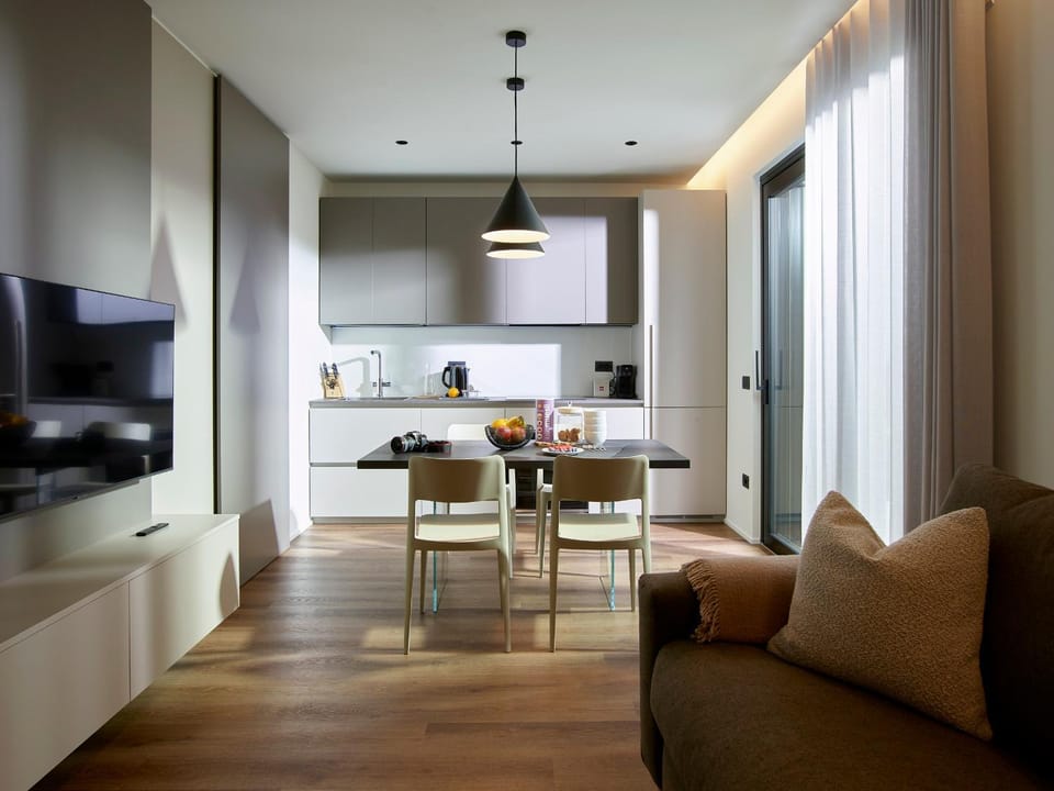 Kitchen or kitchenette, Living room, Dining area