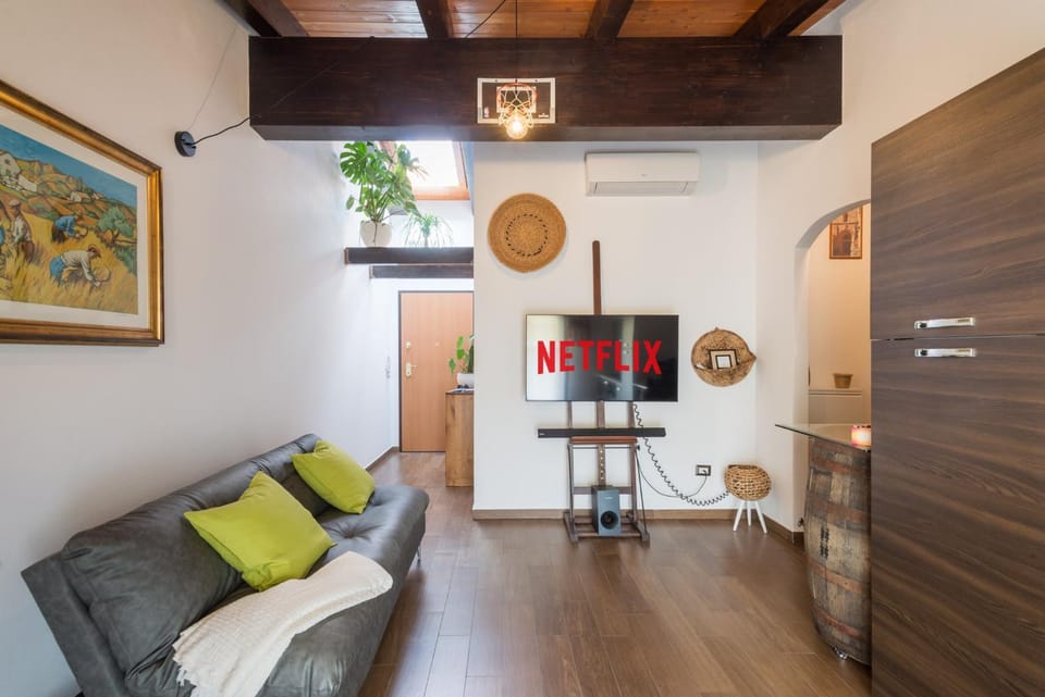 Communal lounge/ TV room, TV and multimedia