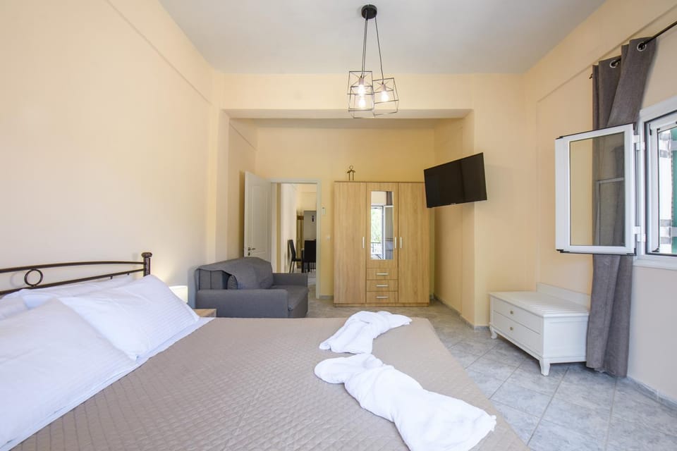 TV and multimedia, Bedroom, wardrobe