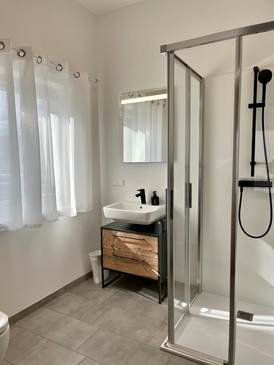 Shower, Bathroom, towels