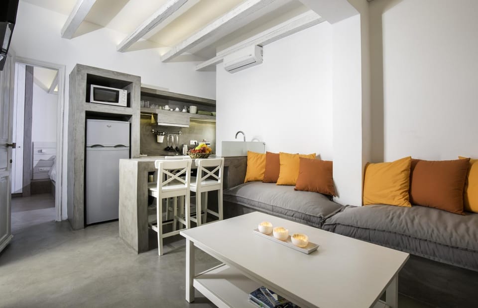 TV and multimedia, Kitchen or kitchenette, Living room, Area and facilities