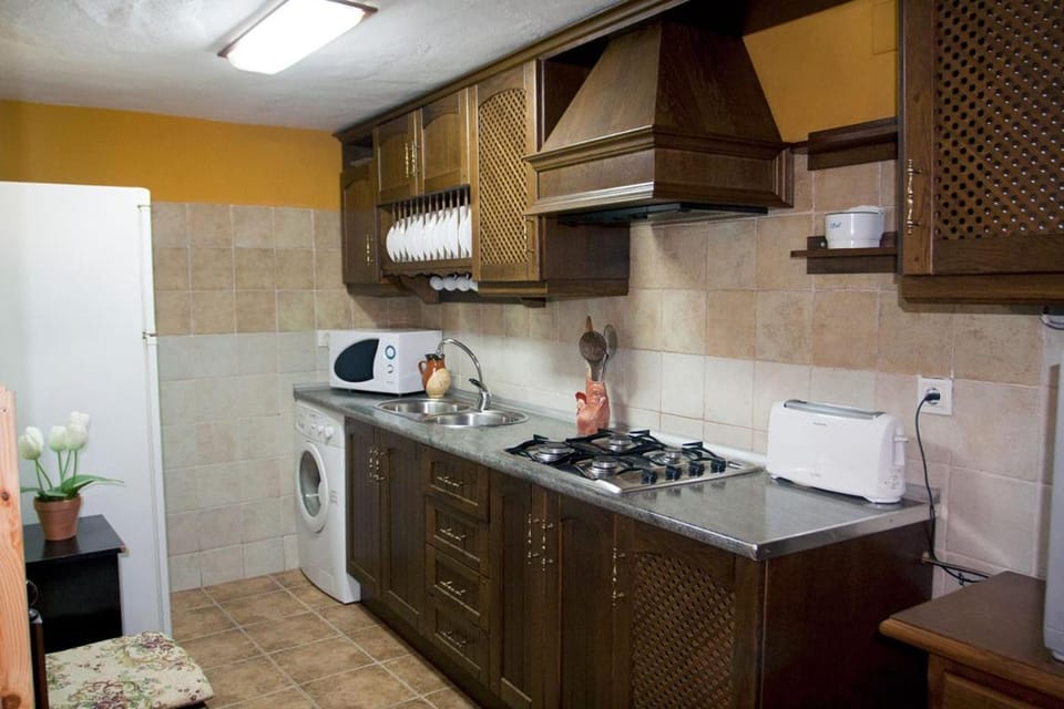 Kitchen or kitchenette, minibar, pet friendly, toaster