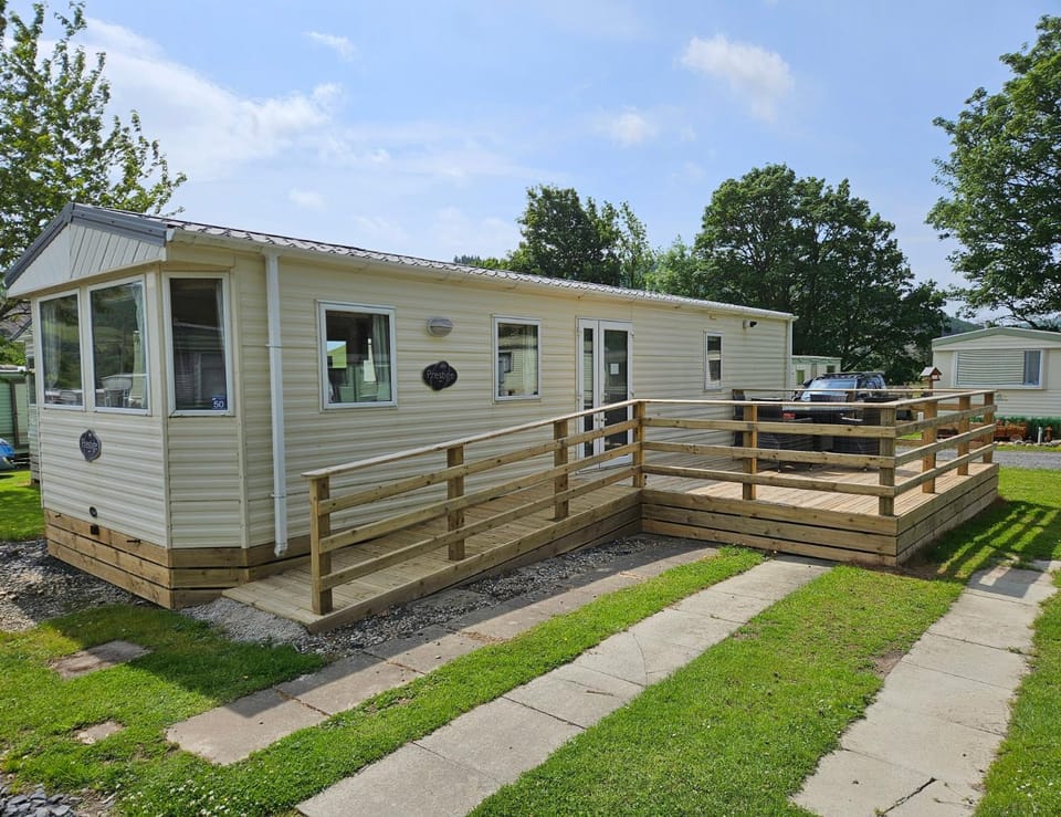Honey Cottage Caravan Park House in England