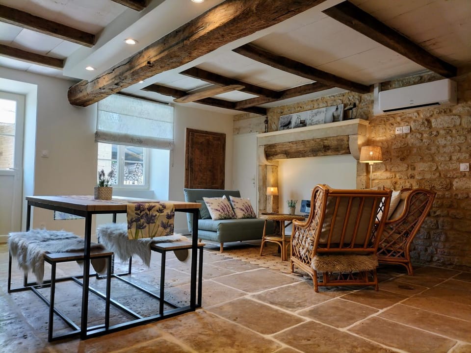 Living room, Dining area, air conditioner