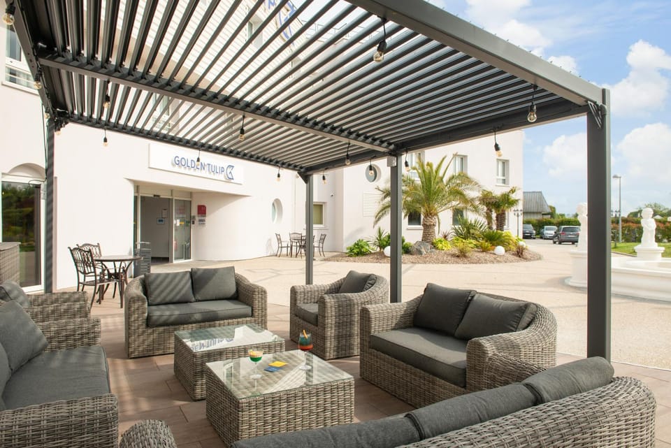 Property building, Patio, Garden, Solarium, Balcony/Terrace, Lounge or bar