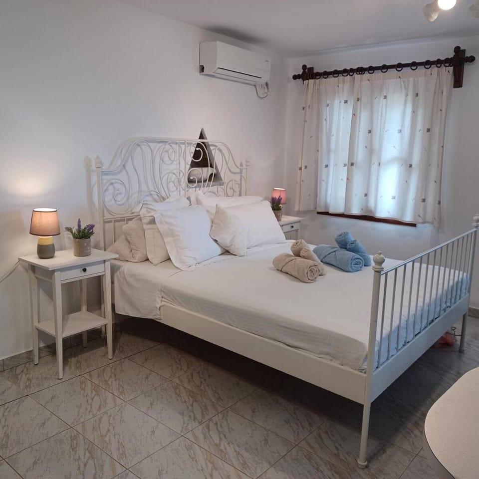 Grandpa Simos' Traditional Guest House (B) House in Decentralized Administration of the Aegean