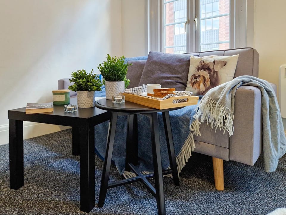 Seating area, Bedroom