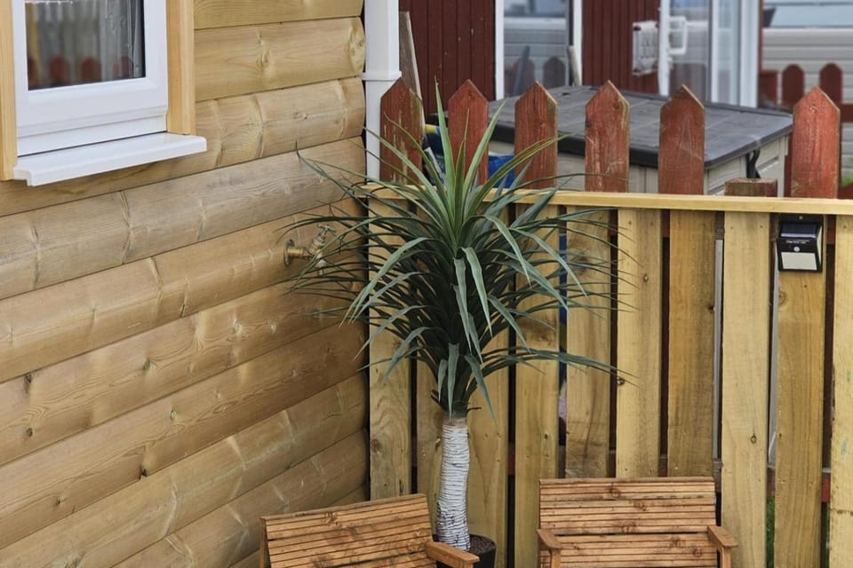 1 Bed Cabin - Sleeps 2 - Pets - 2 Min To Beach Cabin in England