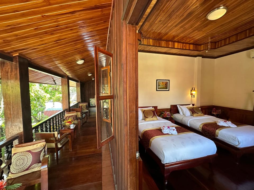 Bed, View (from property/room), Balcony/Terrace, Living room, Photo of the whole room, Seating area, Bedroom