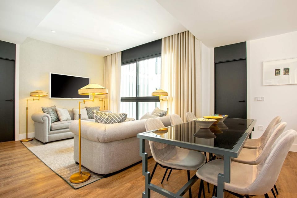 TV and multimedia, Living room, Dining area