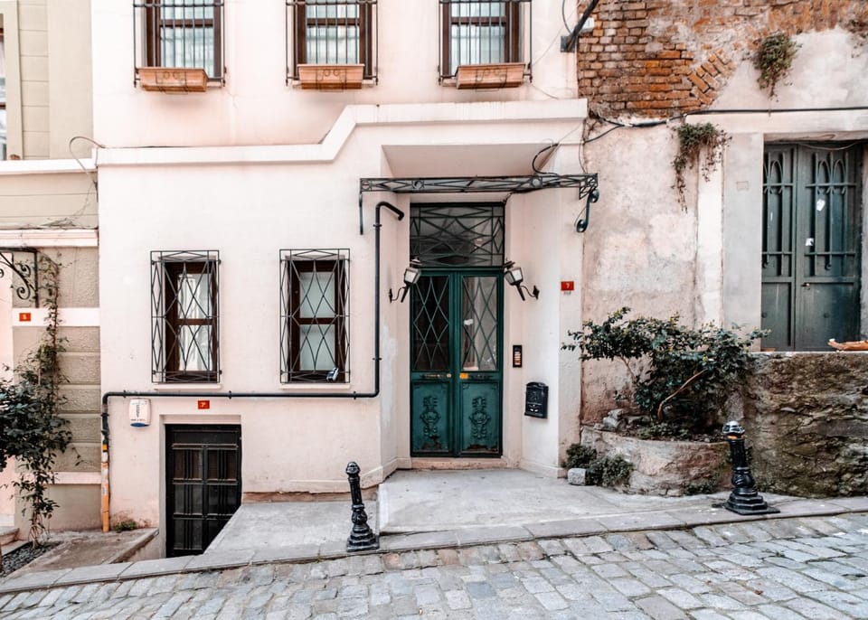 Property building, Facade/entrance, Day, Street view