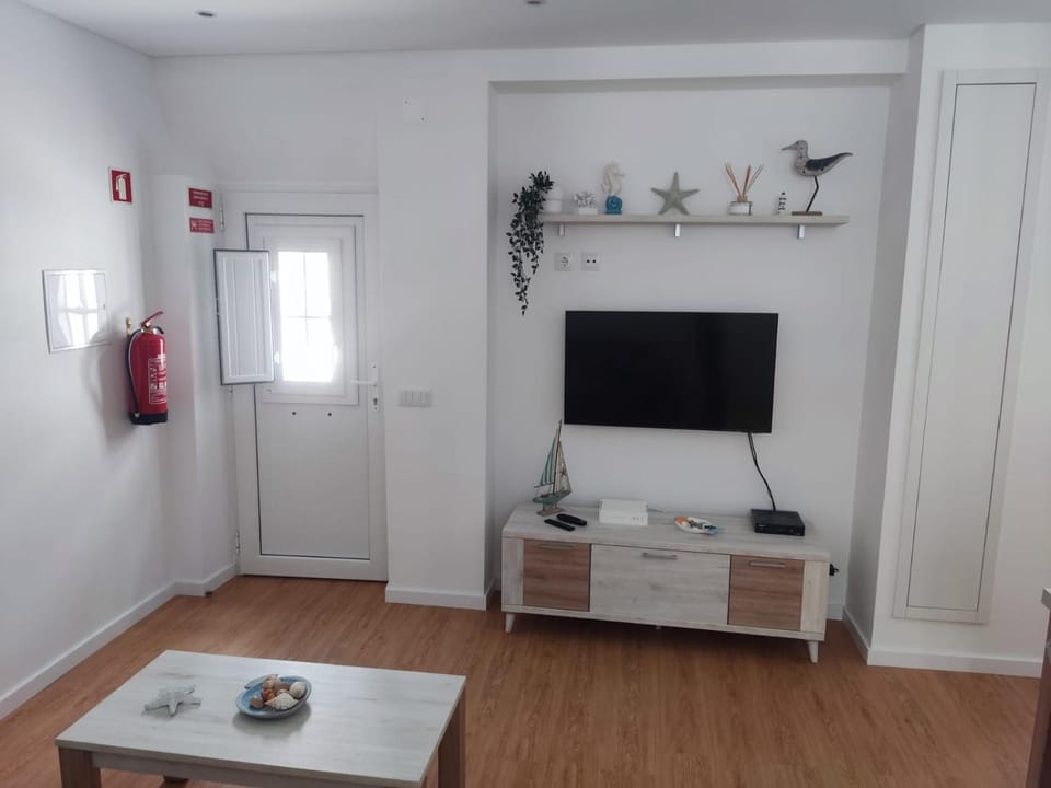 Communal lounge/ TV room, TV and multimedia