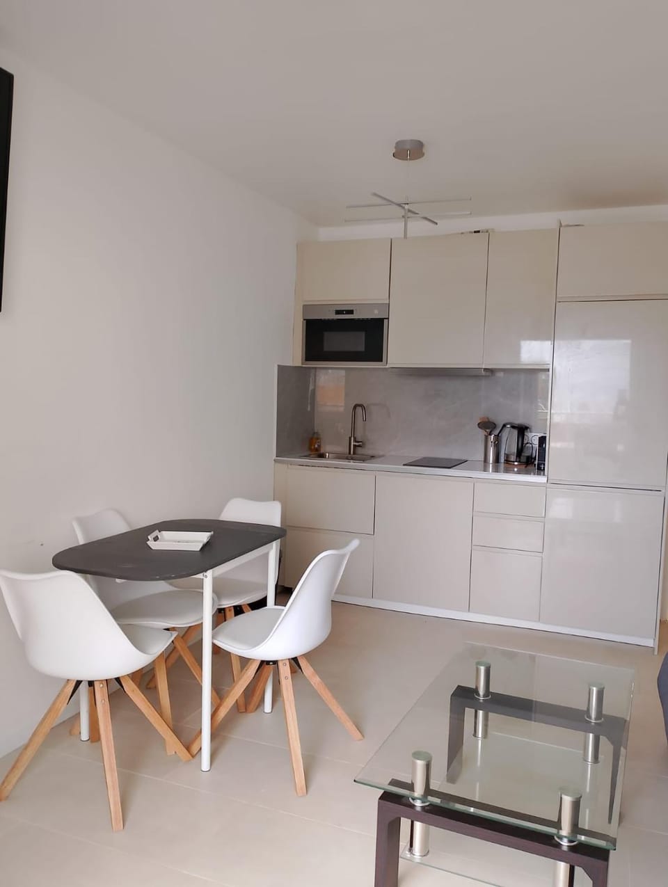 Kitchen or kitchenette, Dining area, dishwasher, stove